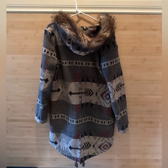 BB Dakota Aztec Jacket with Fur Trim Hood - Picture 3 of 5